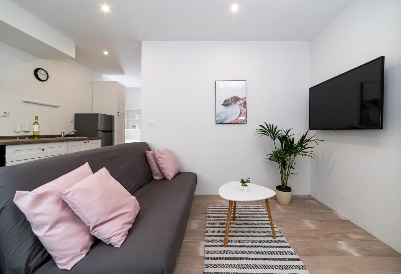 Odiseja Apartament *
