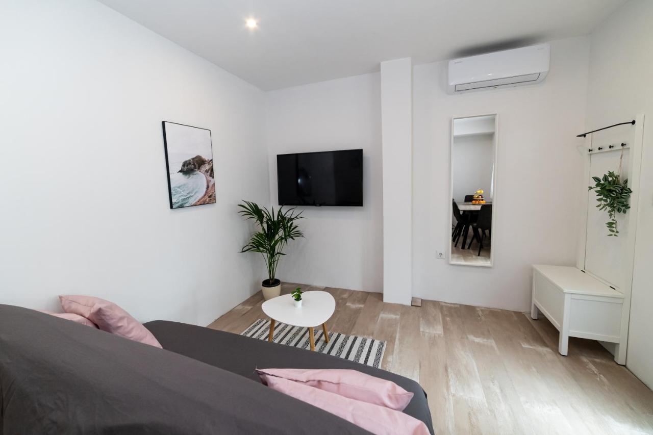 Odiseja Apartament *